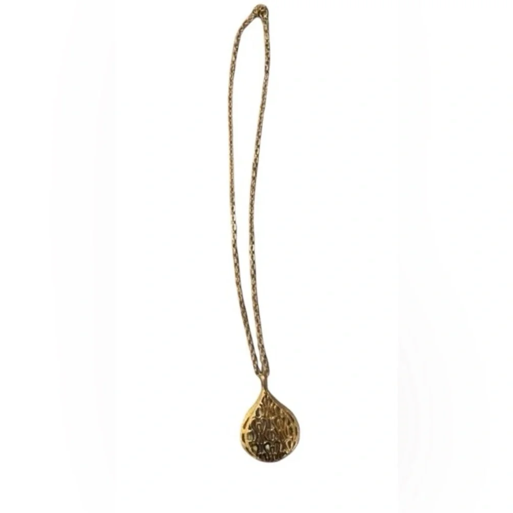 Vintage Gold-Tone Filigree Teardrop Pendant Necklace - Picture 2 of 9